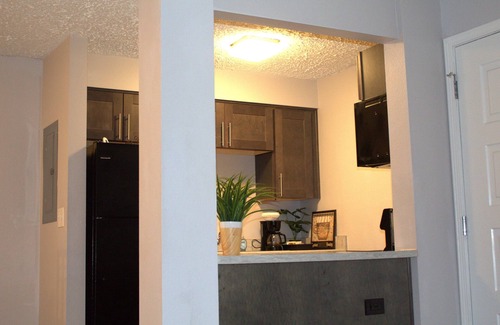 Kettering Apartment | Delightful 1 bedroom, walk out balcony. Near four major hospitals & WPAFB