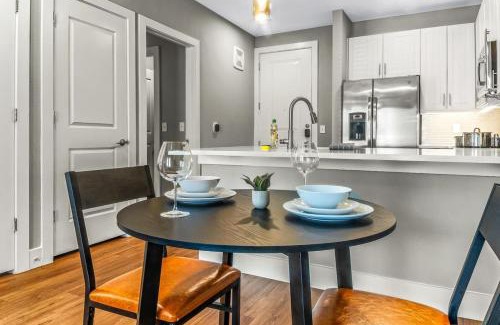 Fort Worth Apartment | Delightful 1BD 1BA Beautiful Pool in Fort Worth