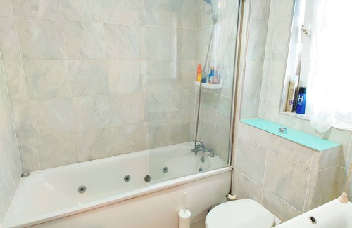 Kentish Town Apartment | Delightful 1BD Flat, near Kentish Town Station