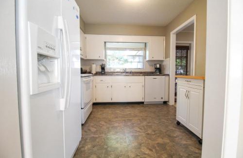 Bradenton House | Delightful 2 BR Home in West Bradenton - Sans Souci