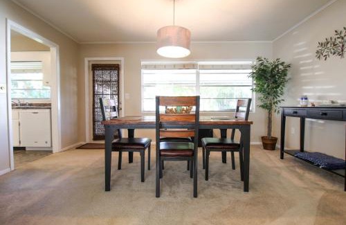 Bradenton House | Delightful 2 BR Home in West Bradenton - Sans Souci