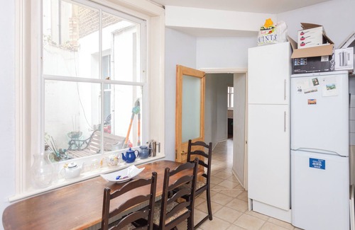 Cathedrals Apartment | Delightful 2BD Flat with Garden, Elephant & Castle