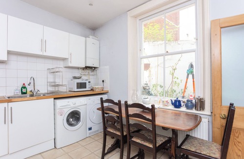 Cathedrals Apartment | Delightful 2BD Flat with Garden, Elephant & Castle