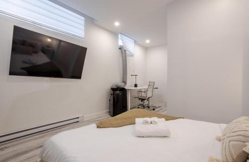 Ville-Marie Apartment | Delightful 2BR in Village Downtown