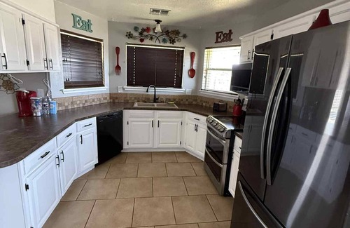 Lawton House | Delightful 3-bedroom house with AC in Lawton