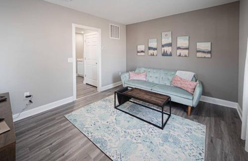 Evansville Apartment | Delightful airy remodeled 1 1 Elsas