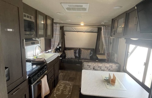 Ludlam Bed & Breakfast | Delightful Camper/RV