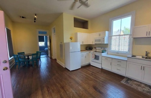 Esplanade Ridge Apartment | Delightful Degas
