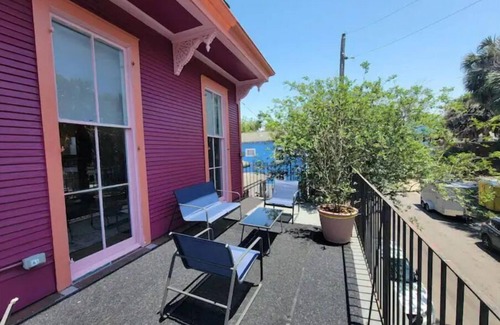 Esplanade Ridge Apartment | Delightful Degas