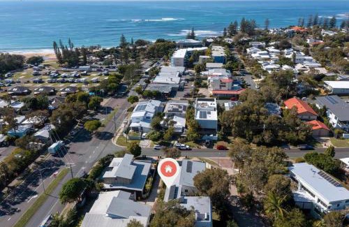 Dicky Beach House | Delightful Dicky Beach Holiday House
