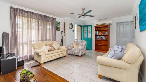 Bongaree House | Delightful Duplex on Rose Ct, Bongaree