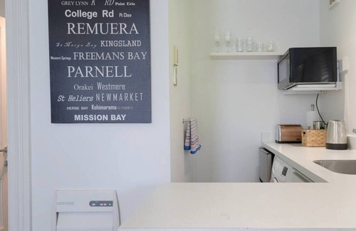Freemans Bay Condo | Delightful Freemans Bay Home