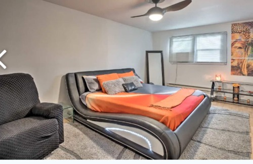 Sauk Village House | Delightful Home