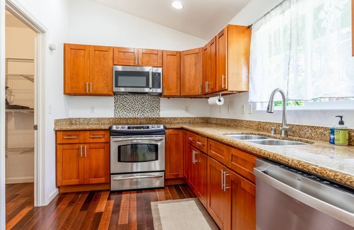 Kapoho House | Delightful home with private W/D, desk workspace, & a great location