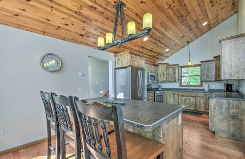 Isle Cabin | Delightful Isle Retreat w/Boat Dock & Slip!