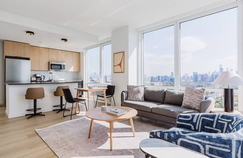 Jersey City Apartment | Delightful Jersey City 2BR w/Doorman, Gym & Rooftop, by Blueground