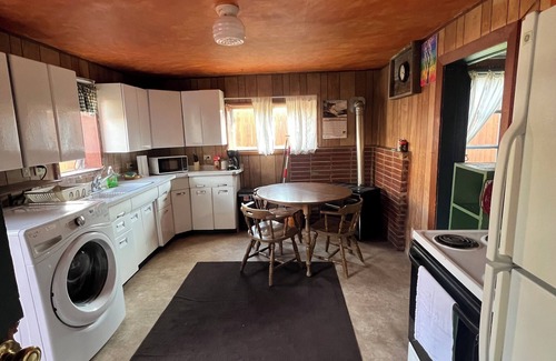 Walden House | Delightful little gingerbread 4-bedroom house with WiFi in Walden