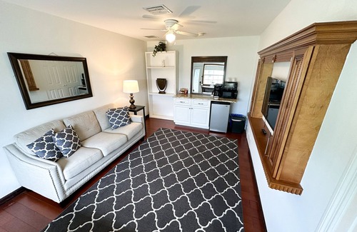 Biggar Apartment | Delightful Luxury Suite In The Heart Of Fort Myers