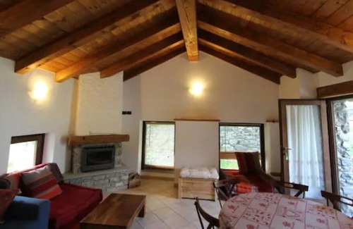 Antey-Saint-Andre Ski Chalet | DELIGHTFUL MOUNTAIN HIDEAWAY