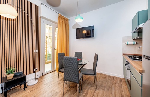 Perugia House | Delightful, modern three-bedroom apartment for 4, on the outskirts of PG with free parking space