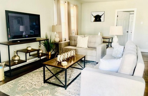 Groton House | Delightful Private Room in Groton