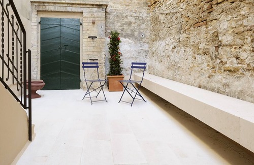 Torre di Palme Apartment | delightful renovated apartment in the center of Torre di Palme