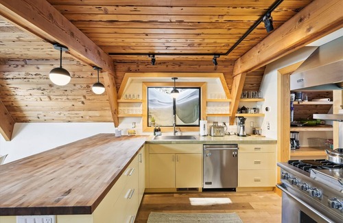 Alpine Meadows House | Delightful Upgraded Home in Alpine Meadows