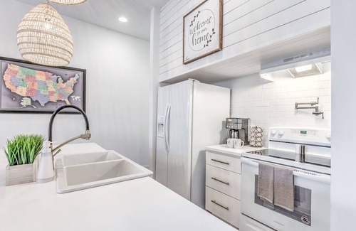 The Gate House | Delightfully Redesigned Home - JZ Vacation Rentals