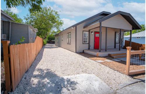 Denver Heights House | Delightfully Renovated 4 BR2 BA Near DT Riverwalk