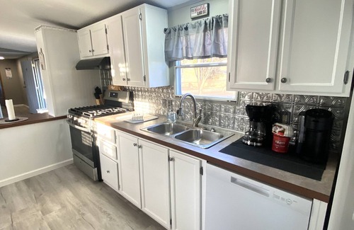 Cane Valley House | Della’s Delight- Sleeps 4