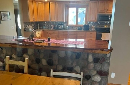 Briggsville House | Dells Edge on Lake Mason