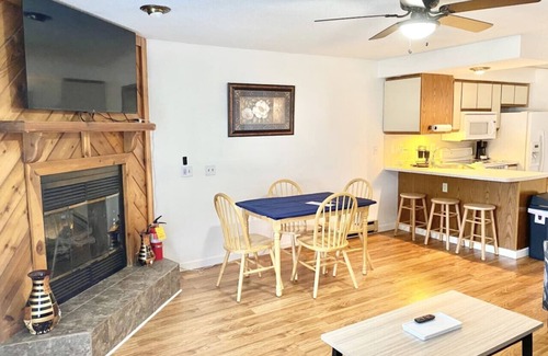 Lake Delton Condo | Dells Lake Lookout At Lighthouse Cove Condominiums