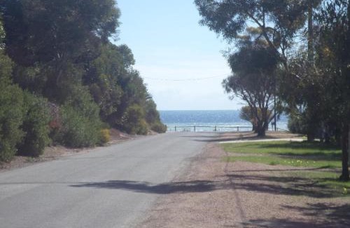 Moonta Bay House | Dells Seaside Escape Moonta Bay