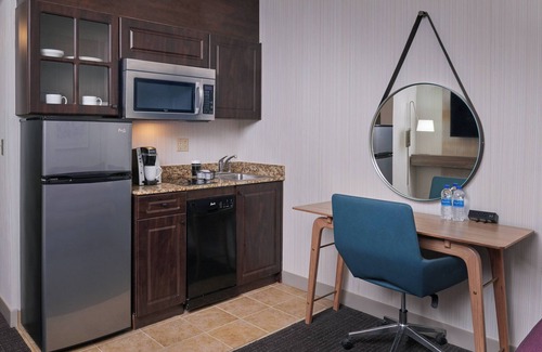 Farmington Hills Hotel | Delta Hotels by Marriott Detroit Novi