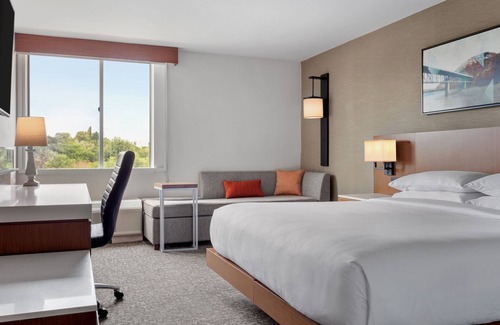 Breinigsville Hotel | Delta Hotels by Marriott Allentown Lehigh Valley