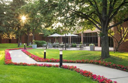 Minneapolis Hotel | Delta Hotels by Marriott Minneapolis Northeast