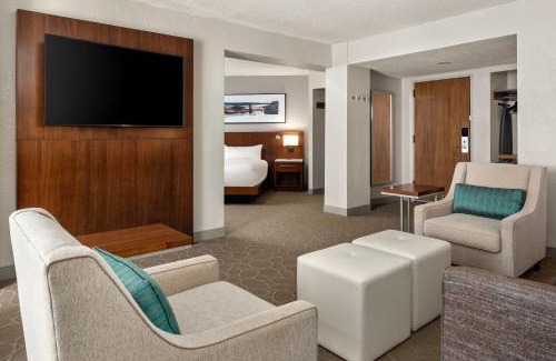 Minneapolis Hotel | Delta Hotels by Marriott Minneapolis Northeast