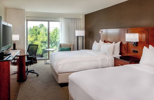 Chesapeake Hotel | Delta Hotels by Marriott Chesapeake Norfolk