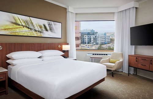 Downtown Mississauga Hotel | Delta Hotels by Marriott Toronto Mississauga