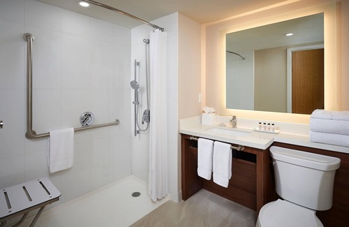 Downtown Mississauga Hotel | Delta Hotels by Marriott Toronto Mississauga