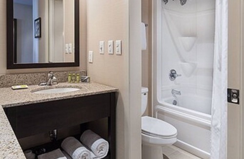 Guelph Hotel | Delta Hotels by Marriott Guelph Conference Centre