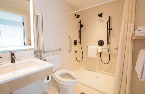 City Centre Hotel | Delta Hotels by Marriott Kamloops
