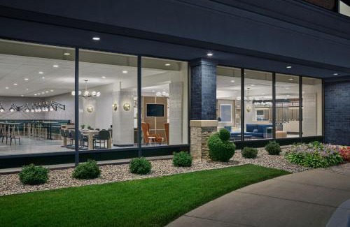 Nelson Hotel | Delta Hotels by Marriott Muskegon Convention Center