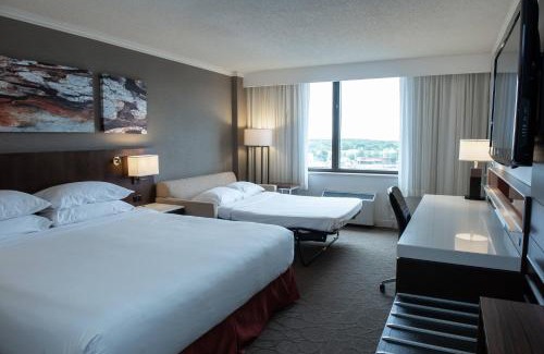 Jonquiere Hotel | Delta Hotels by Marriott Saguenay Conference Centre