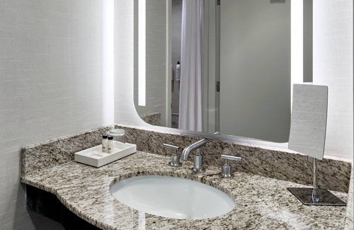 Toledo Hotel | Delta Hotels by Marriott Toledo