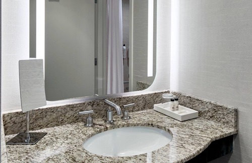 Toledo Hotel | Delta Hotels by Marriott Toledo