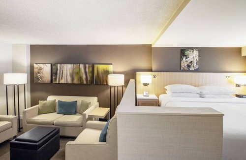 Downtown Winnipeg Hotel | Delta Hotels by Marriott Winnipeg