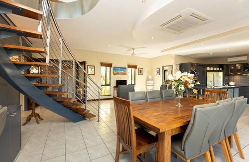 Broome House | Delux Demco Luxurious Resort Style Home STRA6725BNFLJVQ3