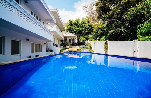 Cua Lap Apartment | Delux family room with sea view - Be Home 4 Sunset House