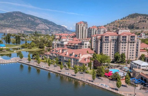 Kelowna Central Business District Condo | Deluxe 2 Bedroom Suite @ Delta Grand Okanagan, on Lake Okanagan